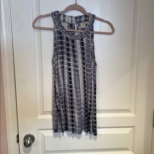 St. Tropez tank braided collar.